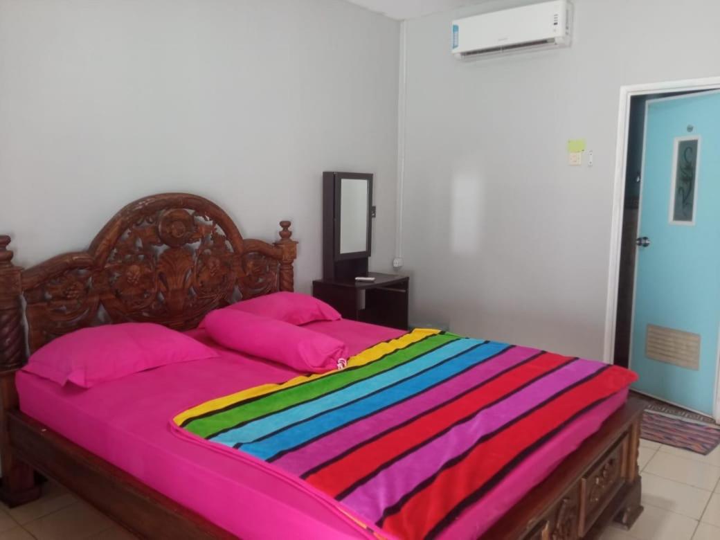 A Pousada Js House View Ilhas Karimunjava Exterior foto